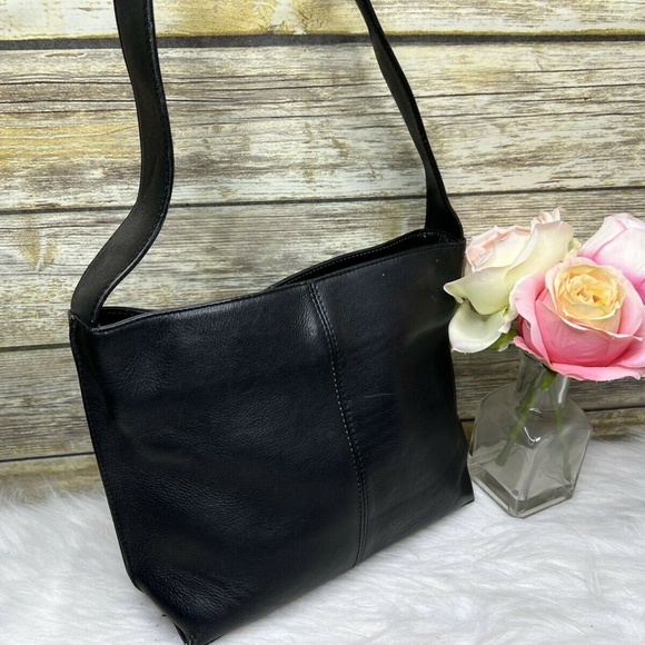 HOBO Bags Vntg Hobo International Black Genuine Leather Purse